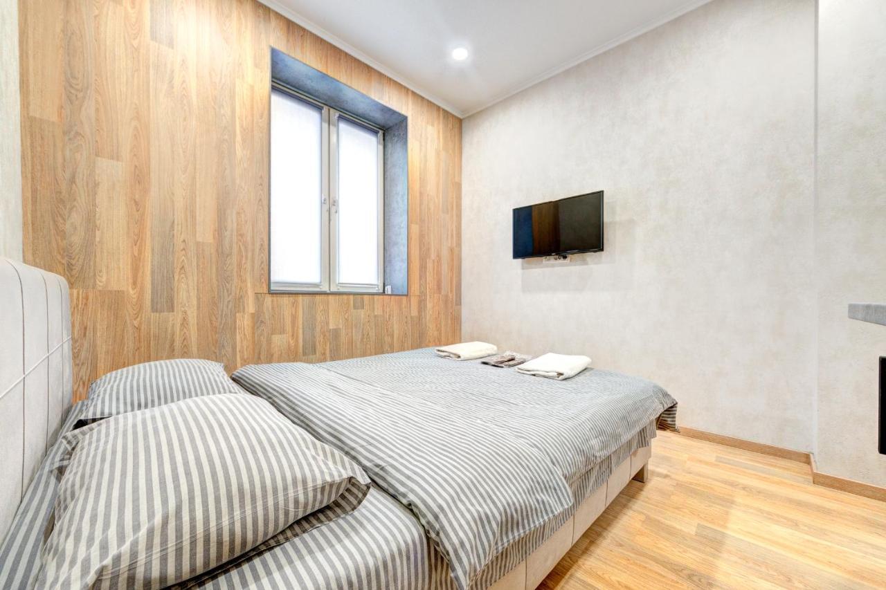 1 Room Apartment Near National Circus Kijev Kültér fotó